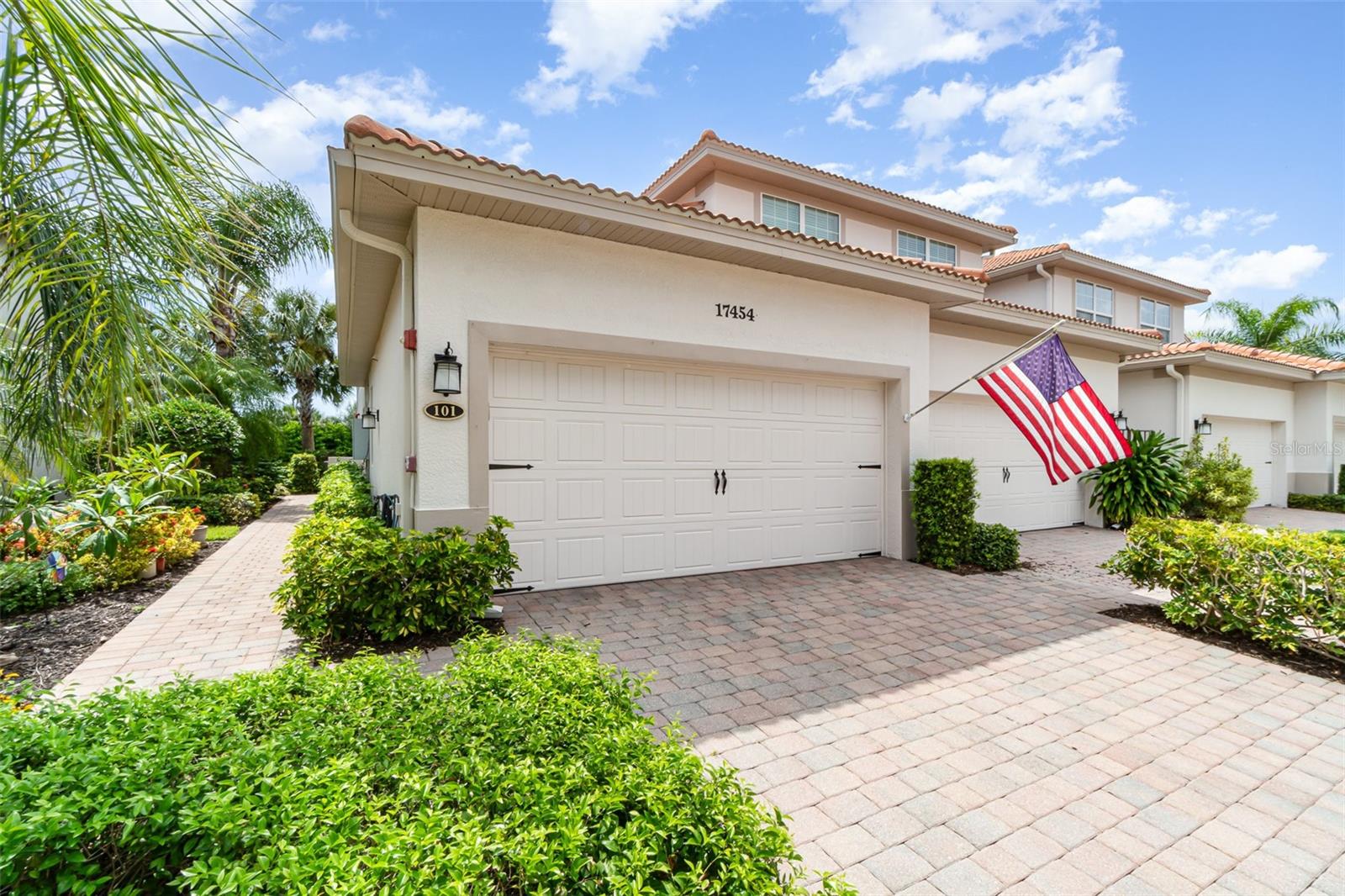 17454 OLD HARMONY DR #101 Property Photo 1