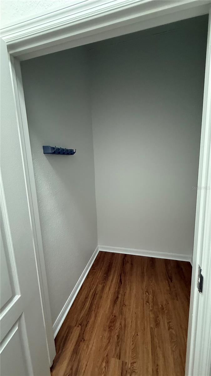 20101 Peachland Blvd Property Photo 12