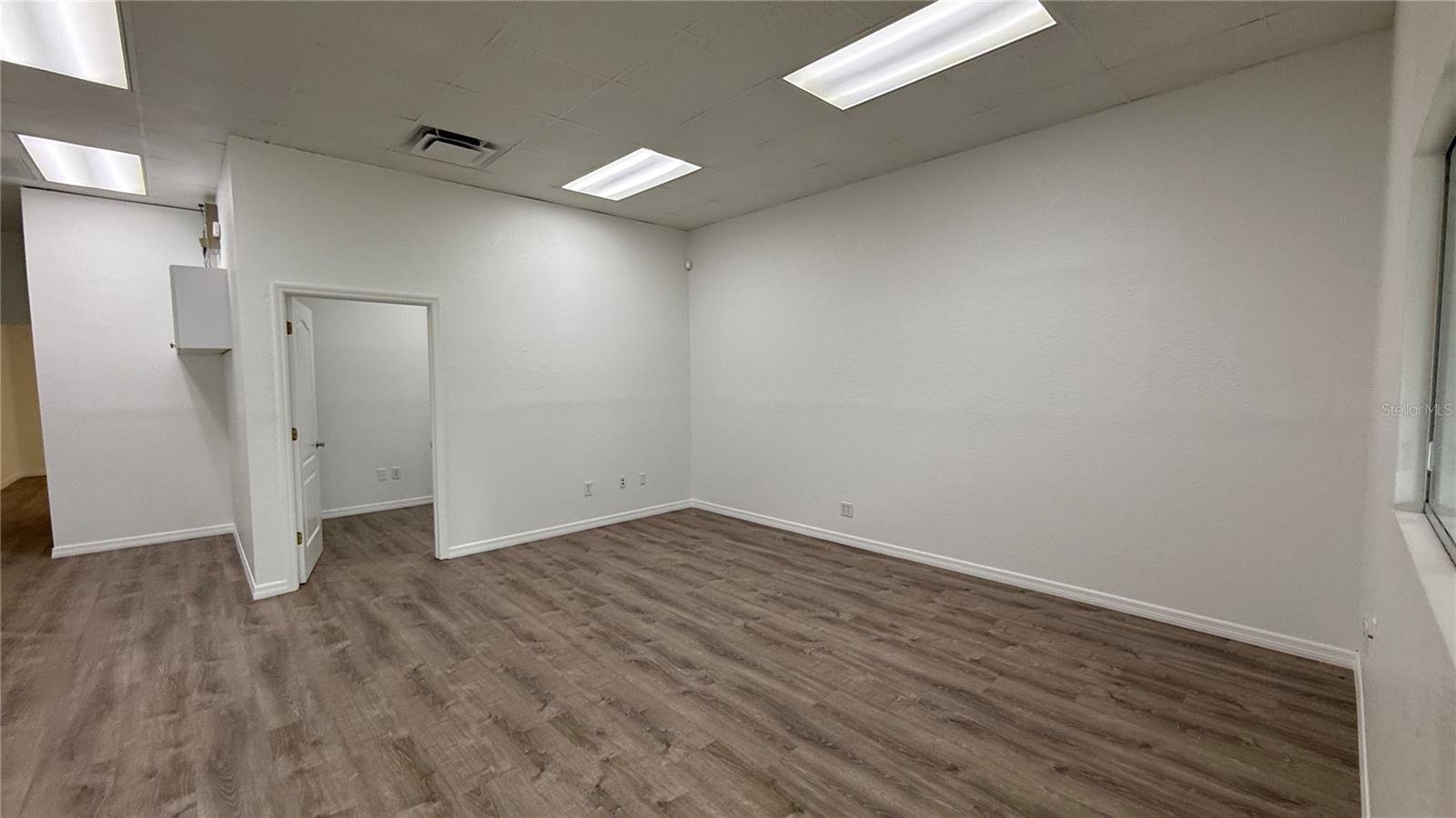 20101 Peachland Blvd Property Photo 27