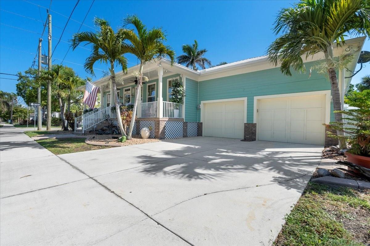 233 Durrance St Property Photo 4