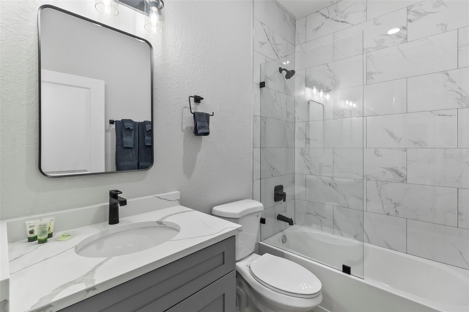 9155 Agate St Property Photo 5