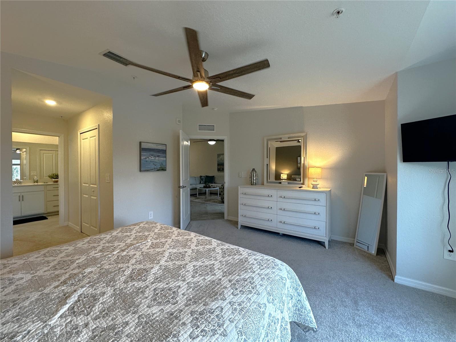 14231 Heritage Landing Blvd #1928 Property Photo 15