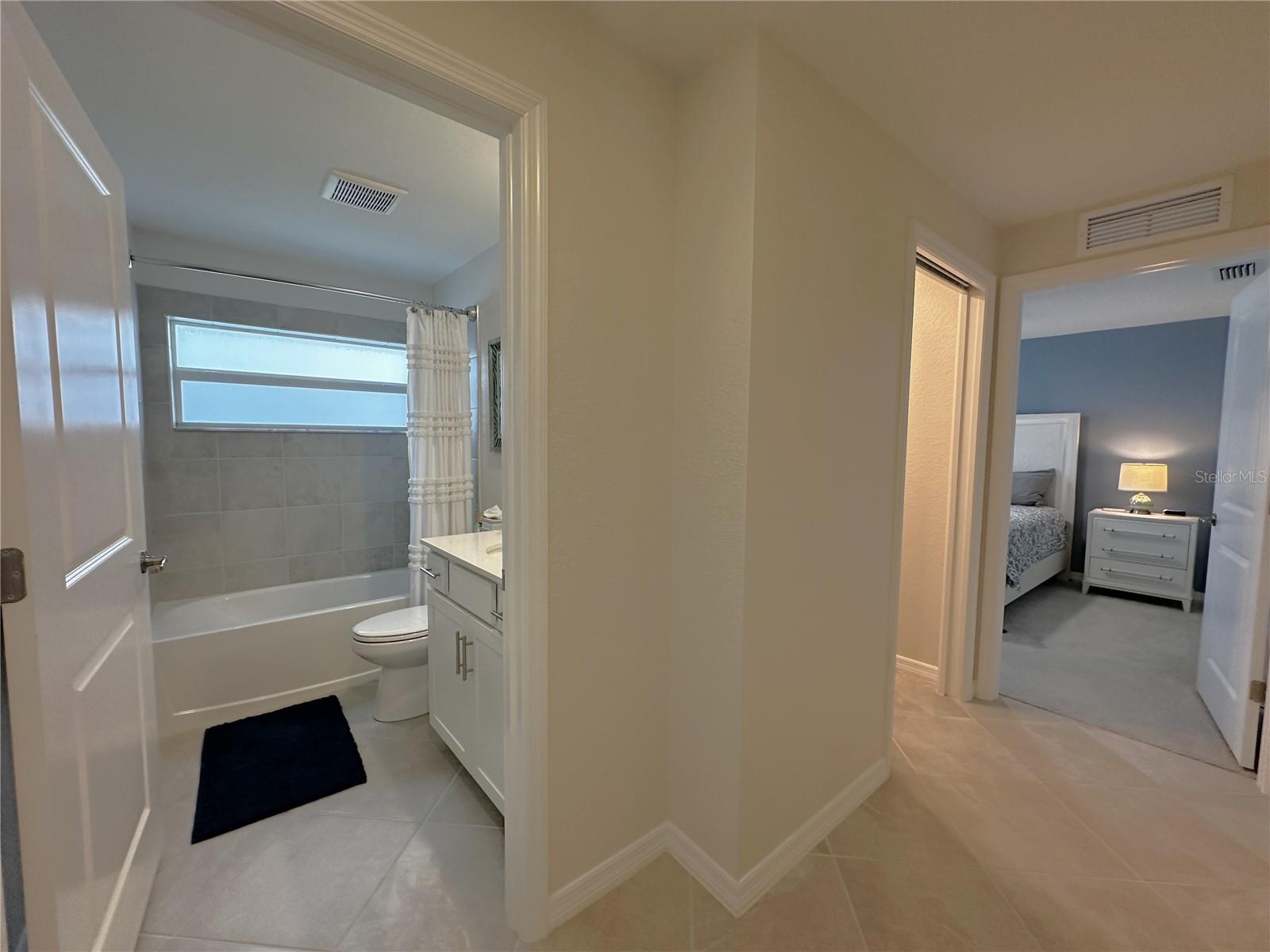 14231 Heritage Landing Blvd #1928 Property Photo 18