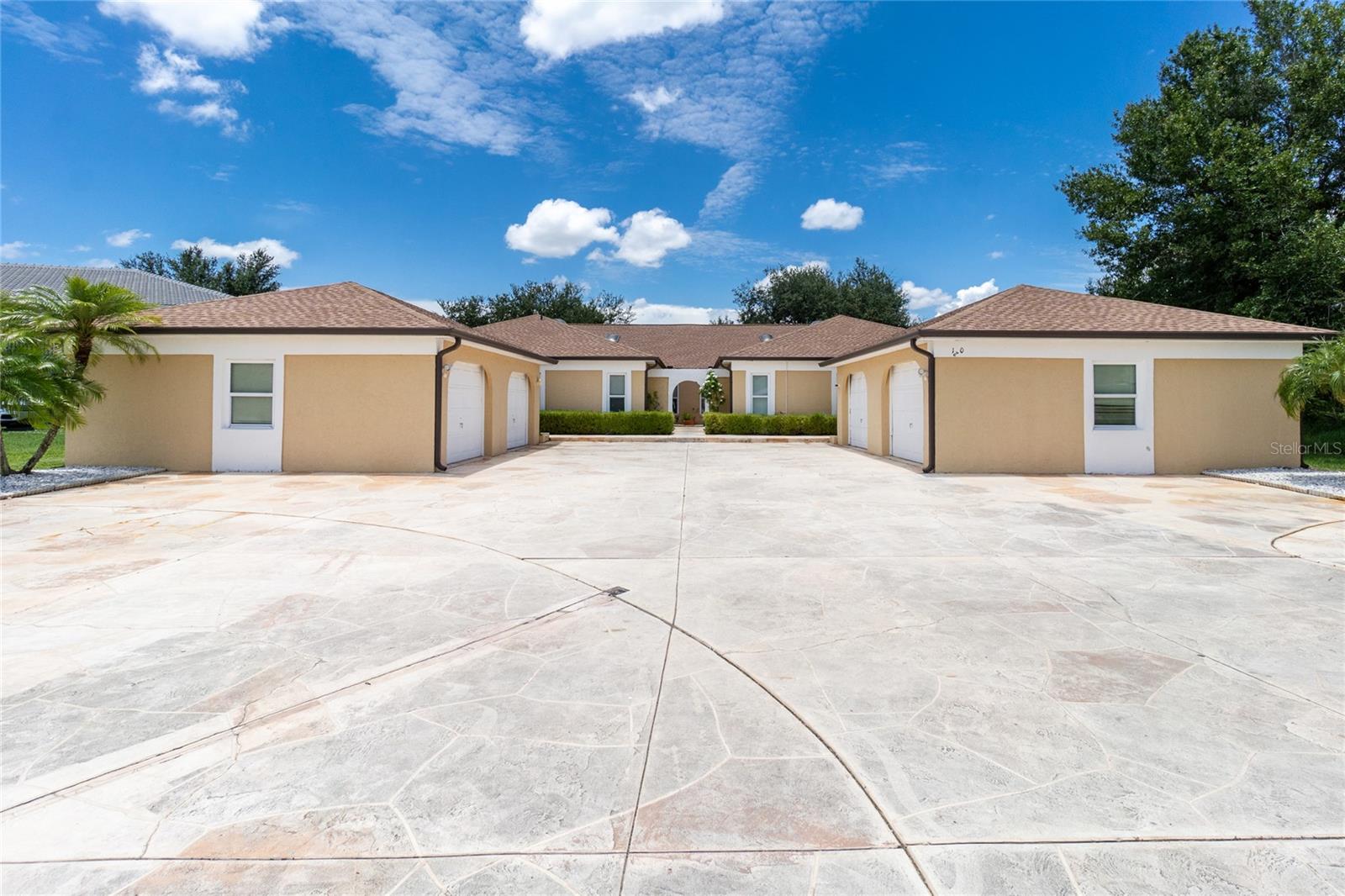 1203 Saxony Cir Property Photo 1