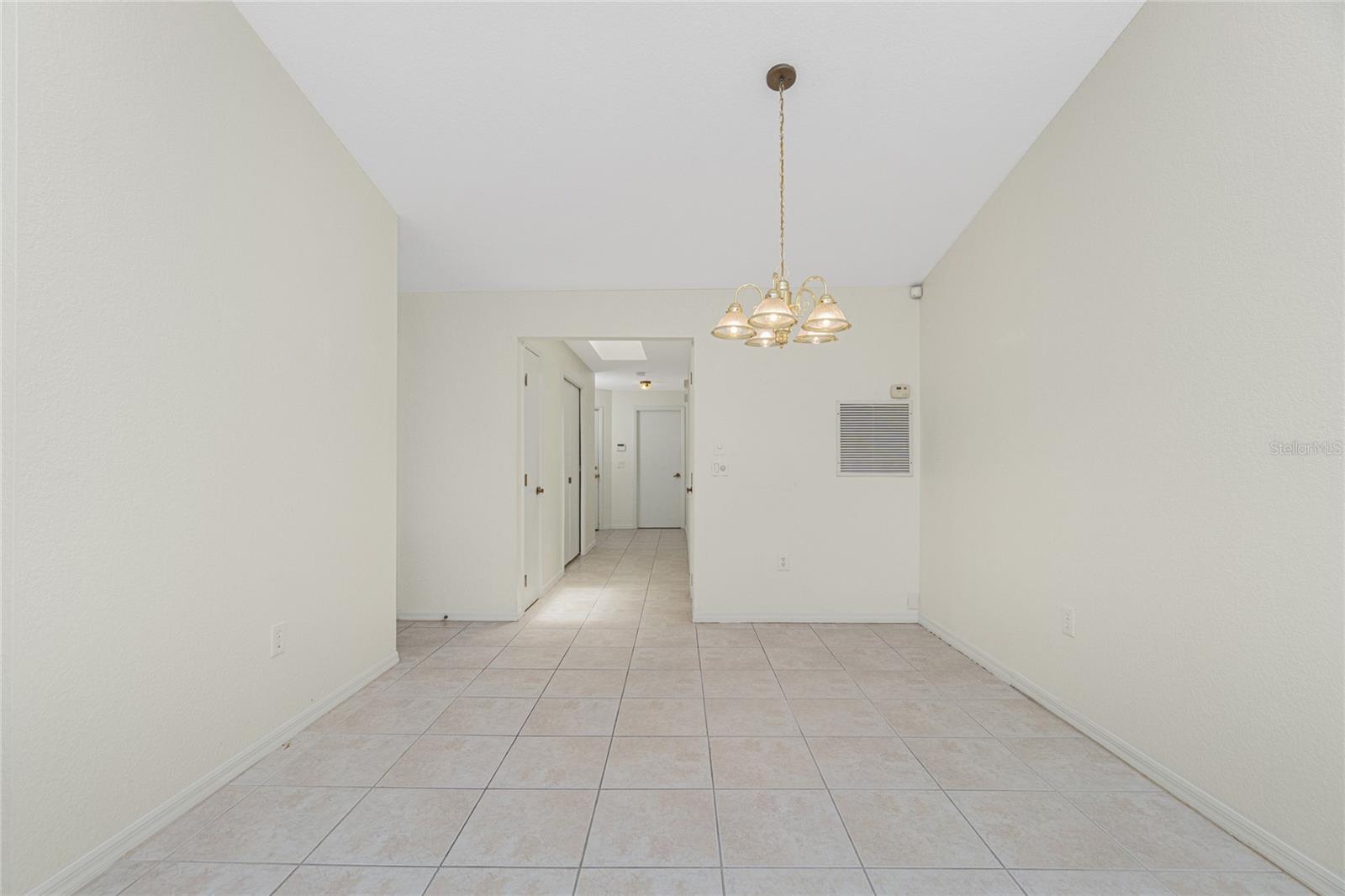 1203 Saxony Cir Property Photo 12