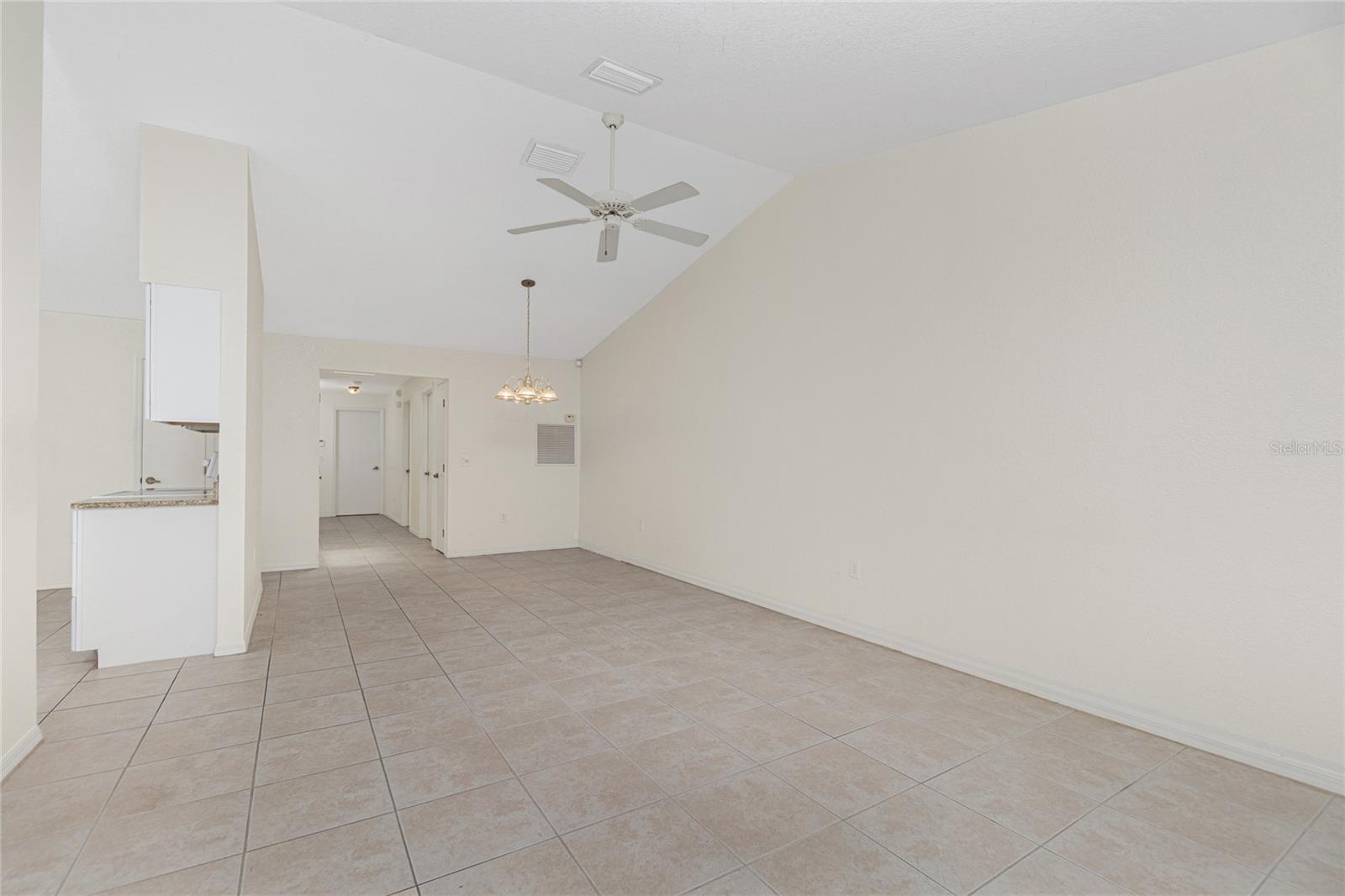 1203 Saxony Cir Property Photo 15