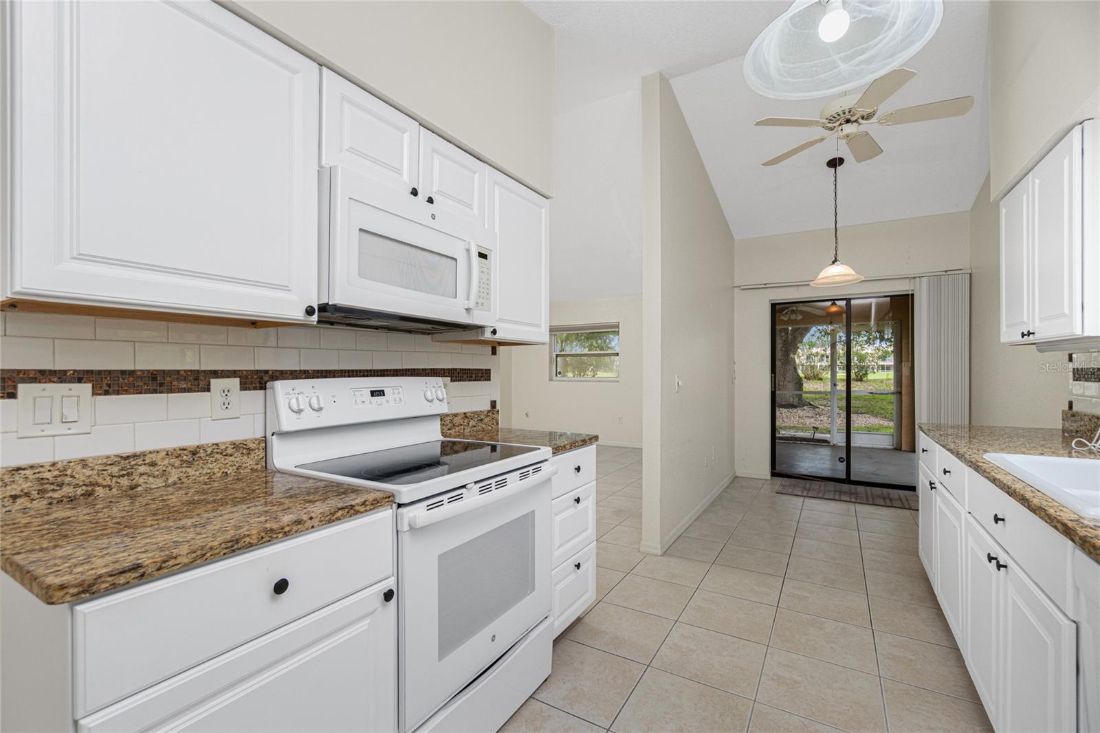 1203 Saxony Cir Property Photo 19
