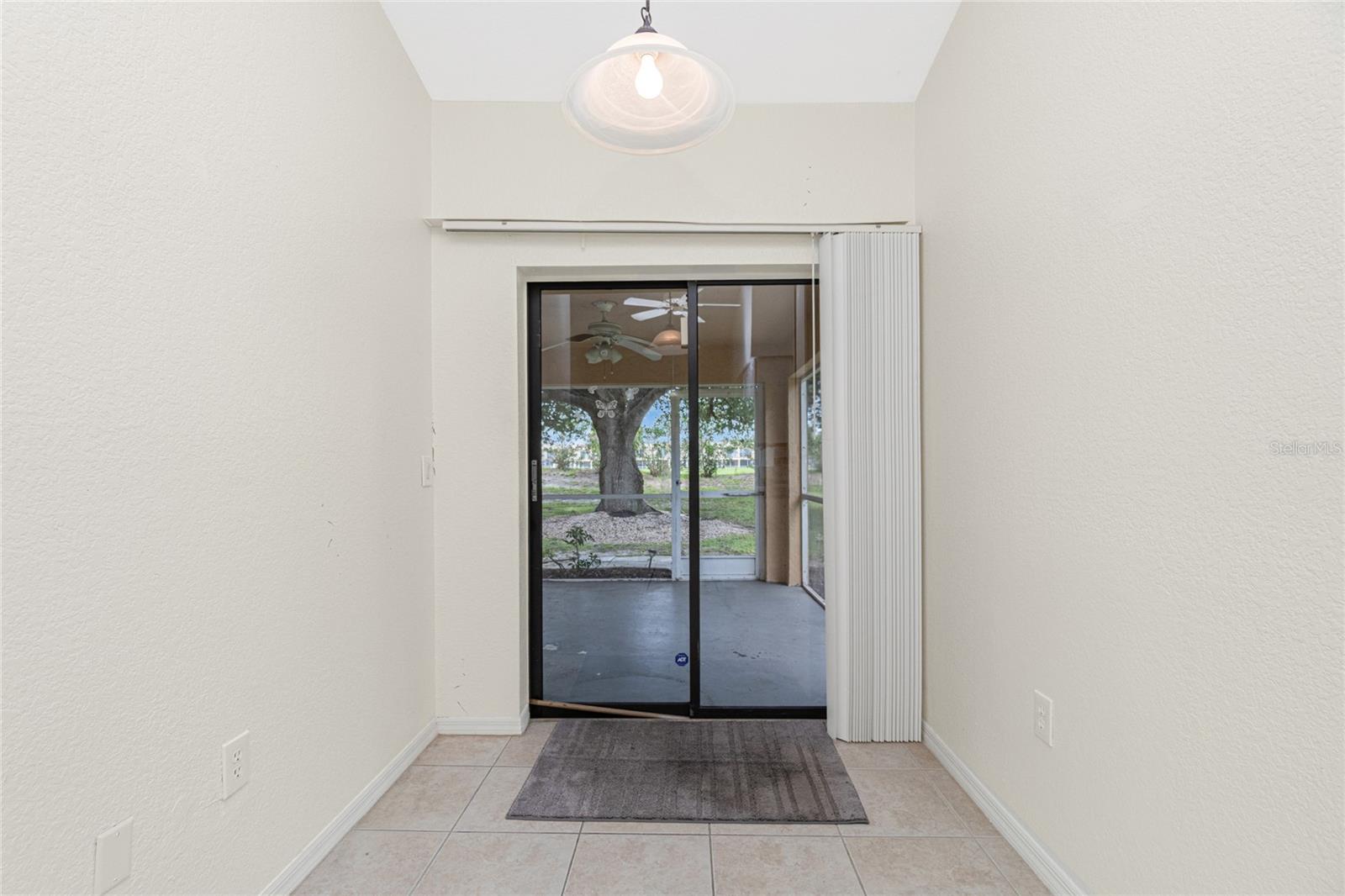 1203 Saxony Cir Property Photo 26