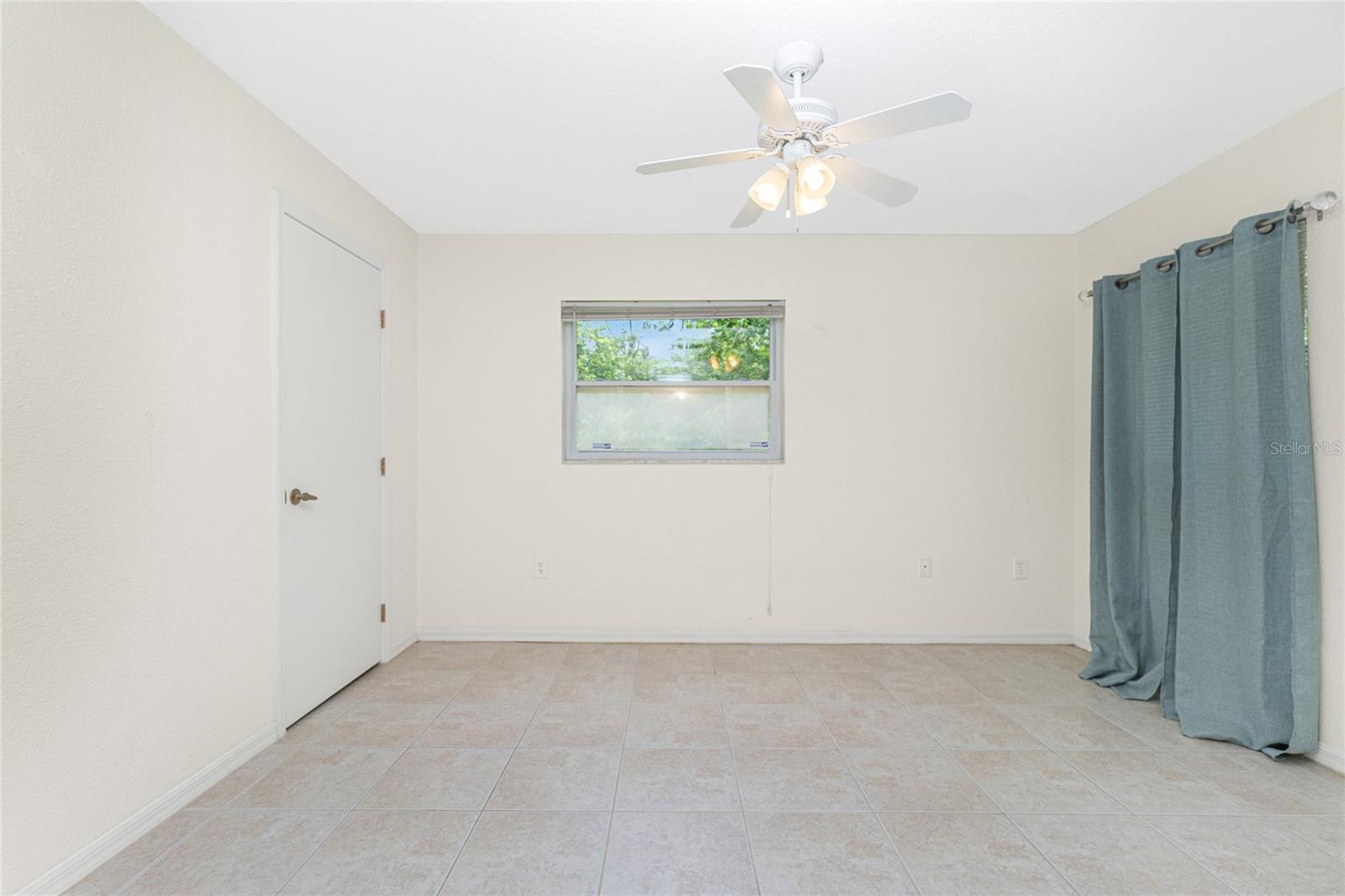 1203 Saxony Cir Property Photo 28
