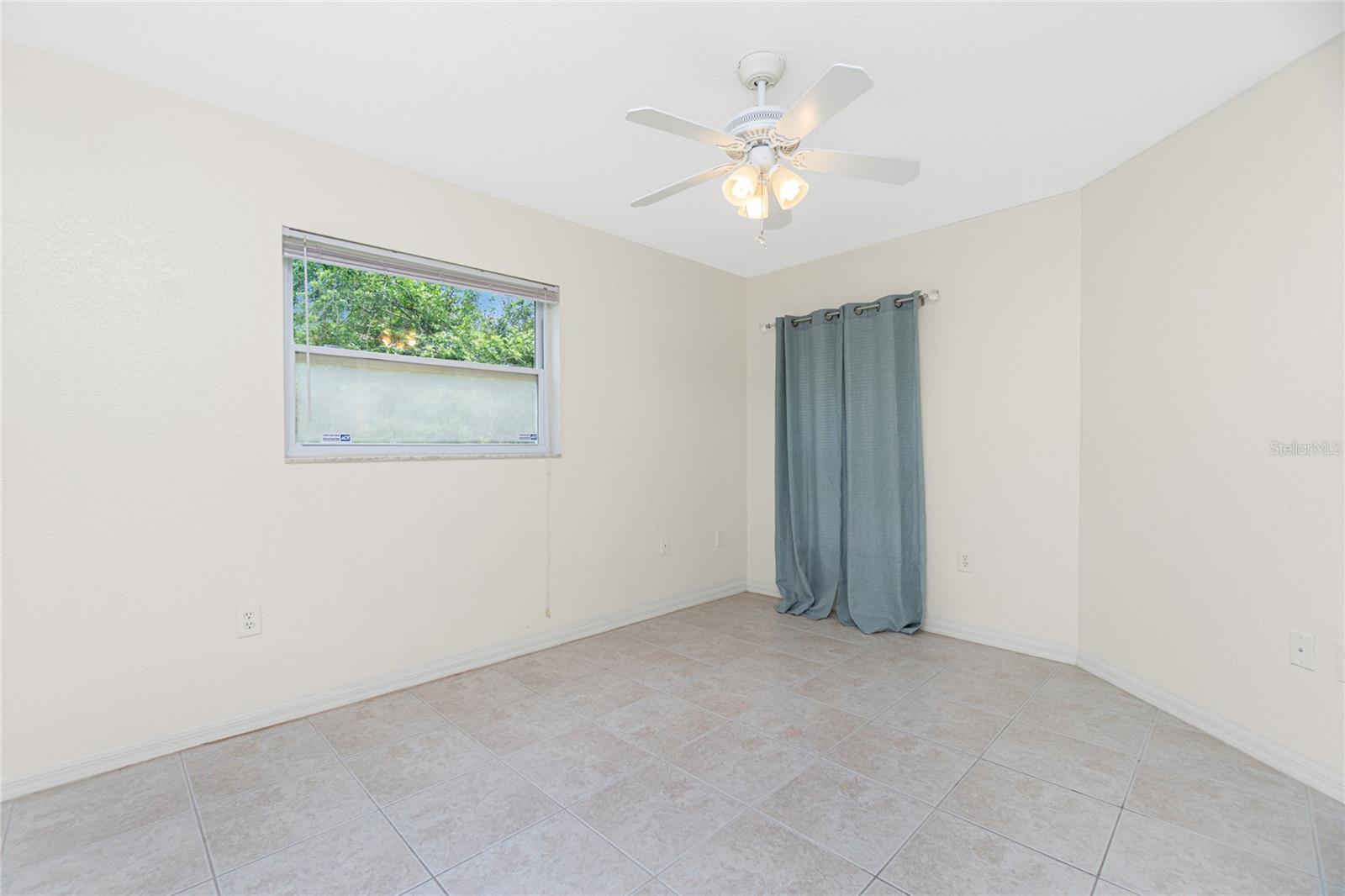 1203 Saxony Cir Property Photo 29