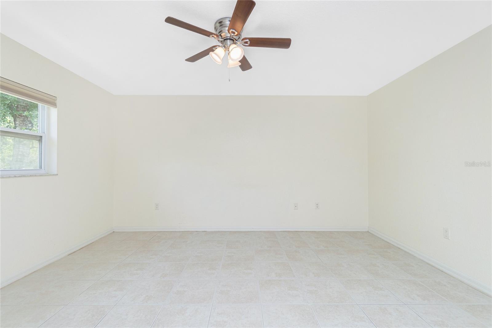 1203 Saxony Cir Property Photo 33