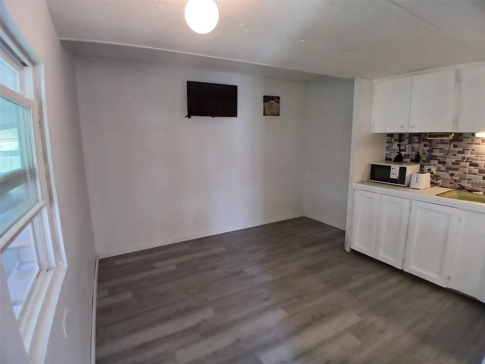 6604 Sandra Dr Property Photo 2