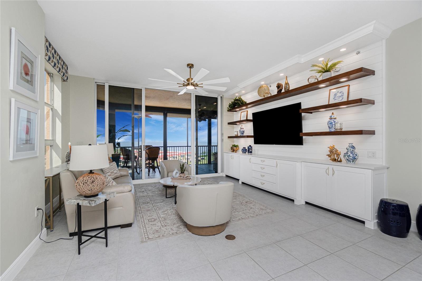 3313 Sunset Key Cir #701 Property Photo 9