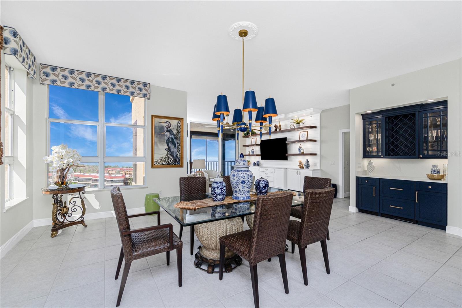 3313 Sunset Key Cir #701 Property Photo 10