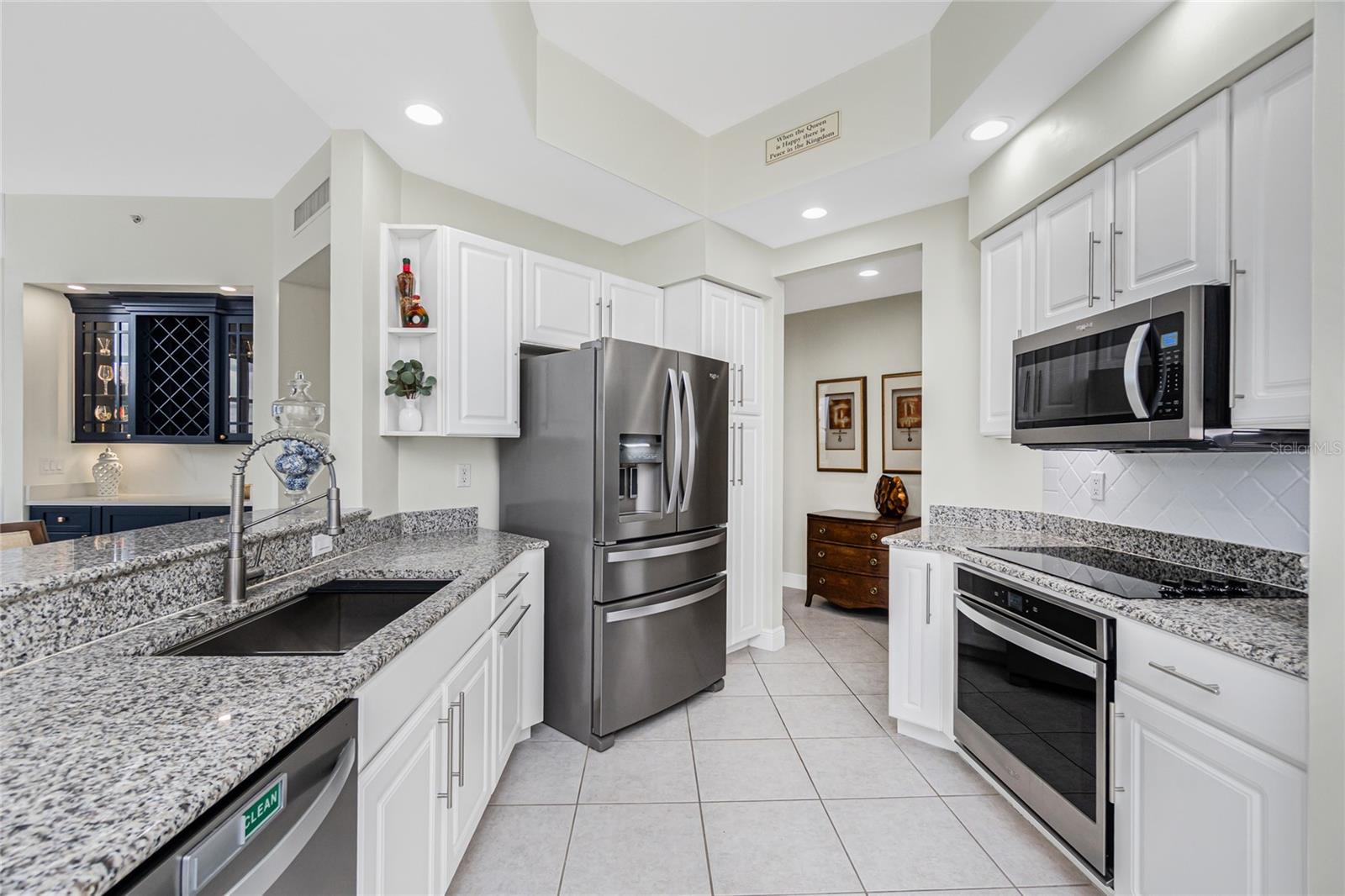 3313 Sunset Key Cir #701 Property Photo 20