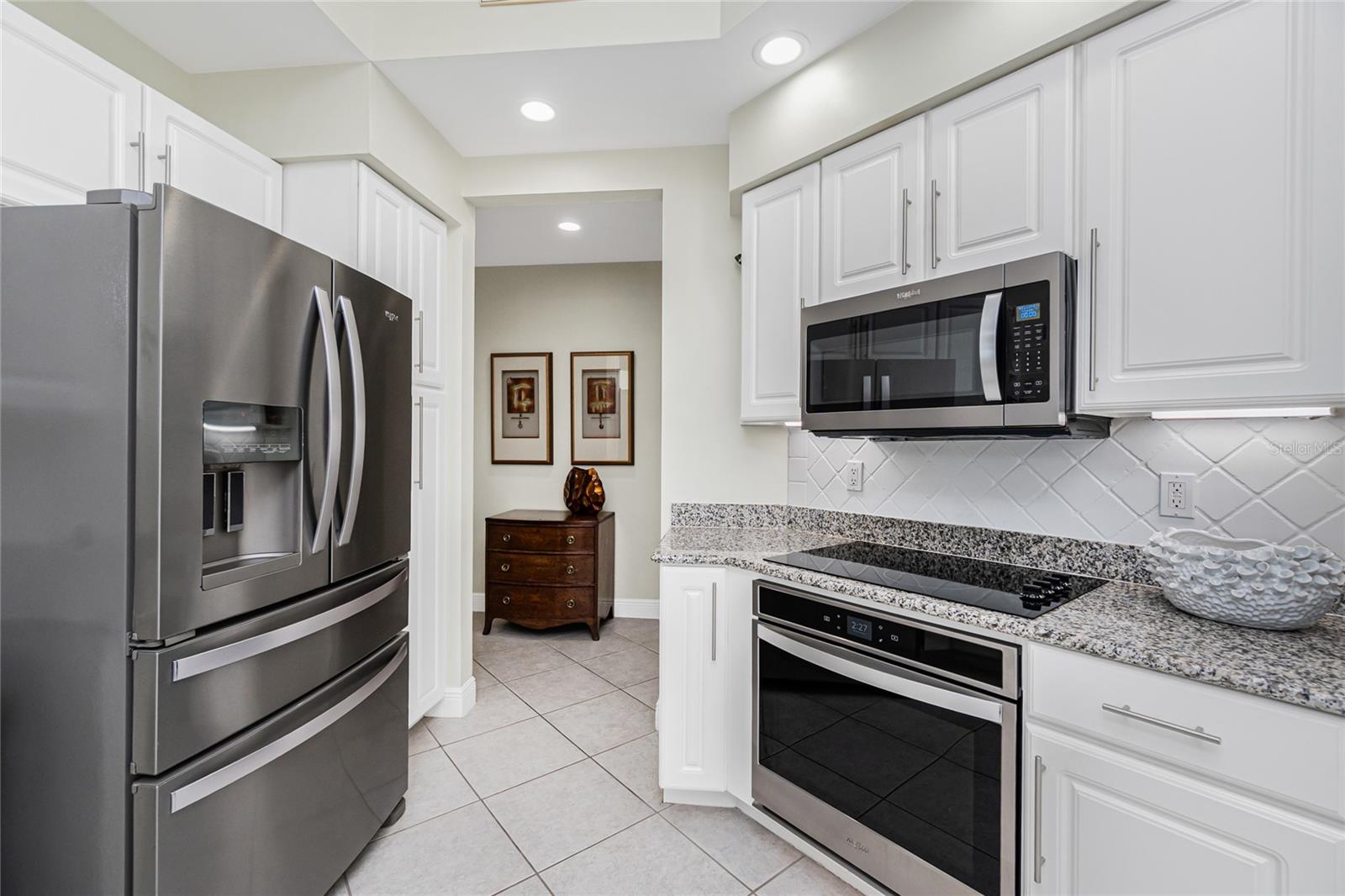 3313 Sunset Key Cir #701 Property Photo 21