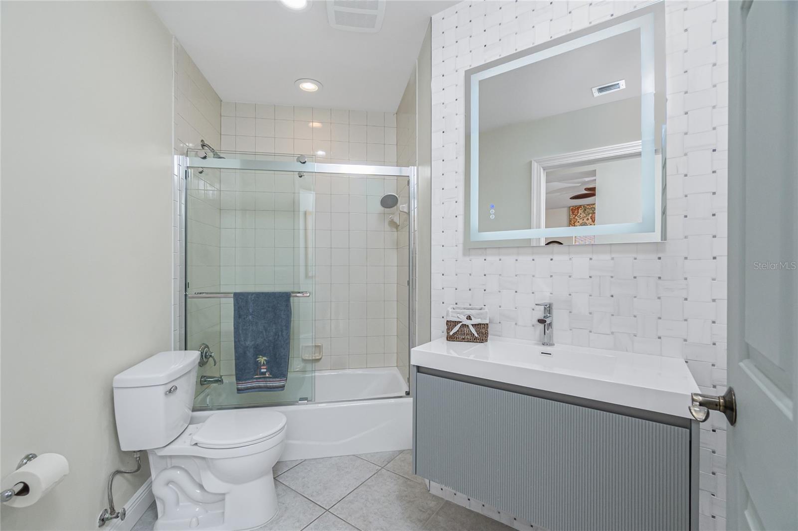 3313 Sunset Key Cir #701 Property Photo 39