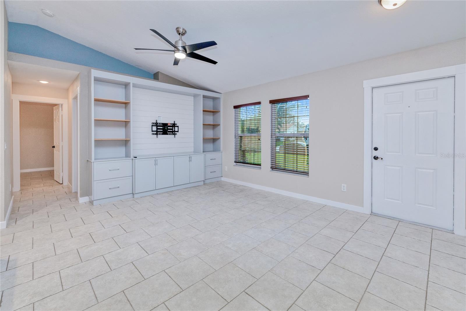 9155 Aster Rd Property Photo 2