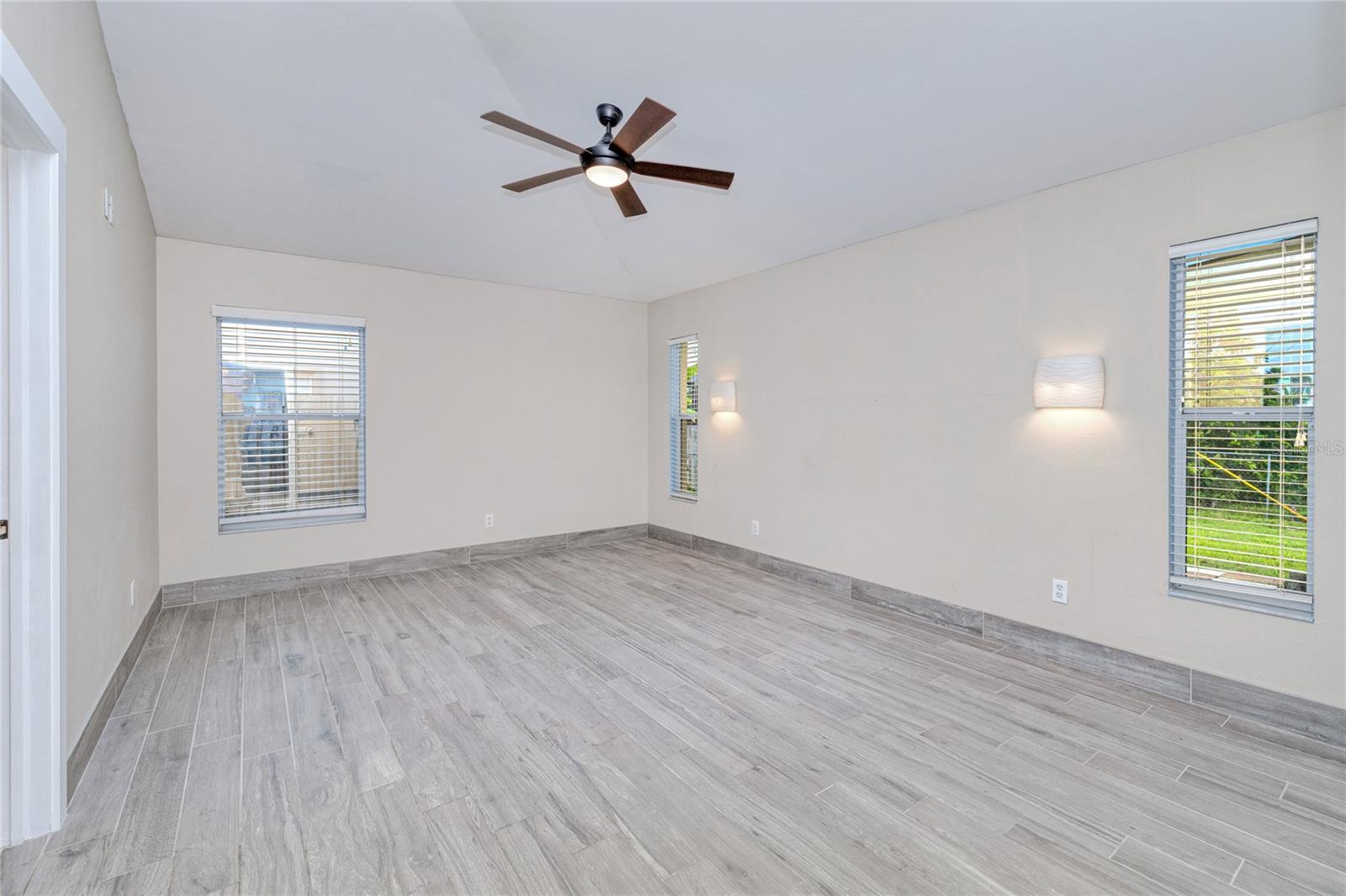 9155 Aster Rd Property Photo 9