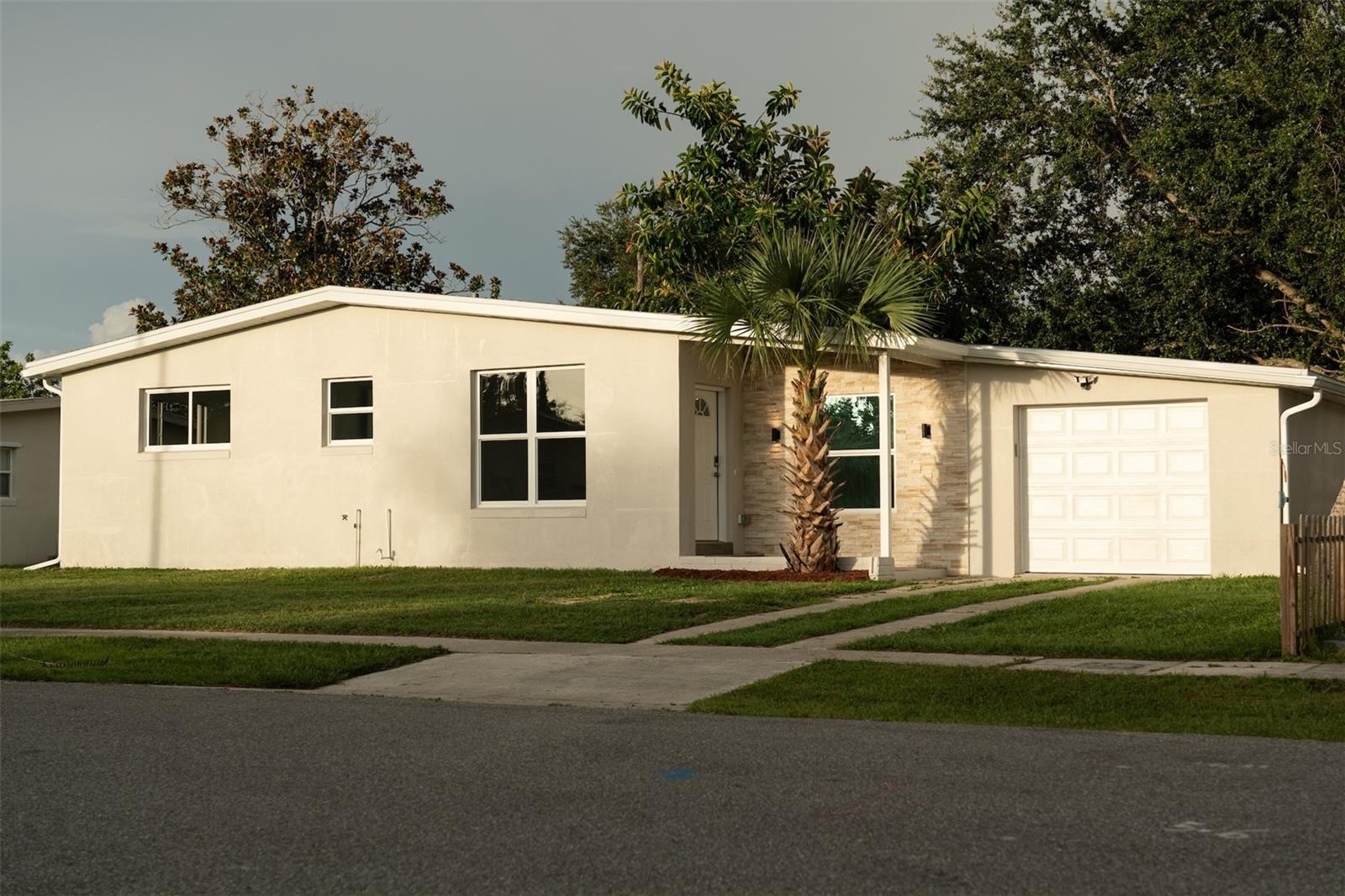 2464 Warne St Property Photo 1
