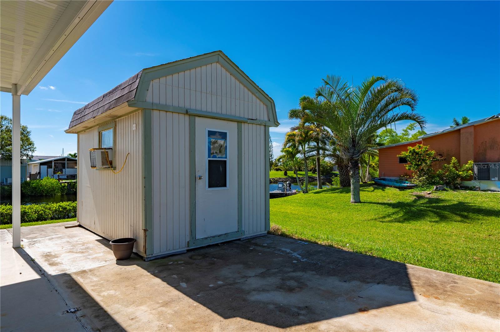 4220 Deltona Dr Property Photo 6
