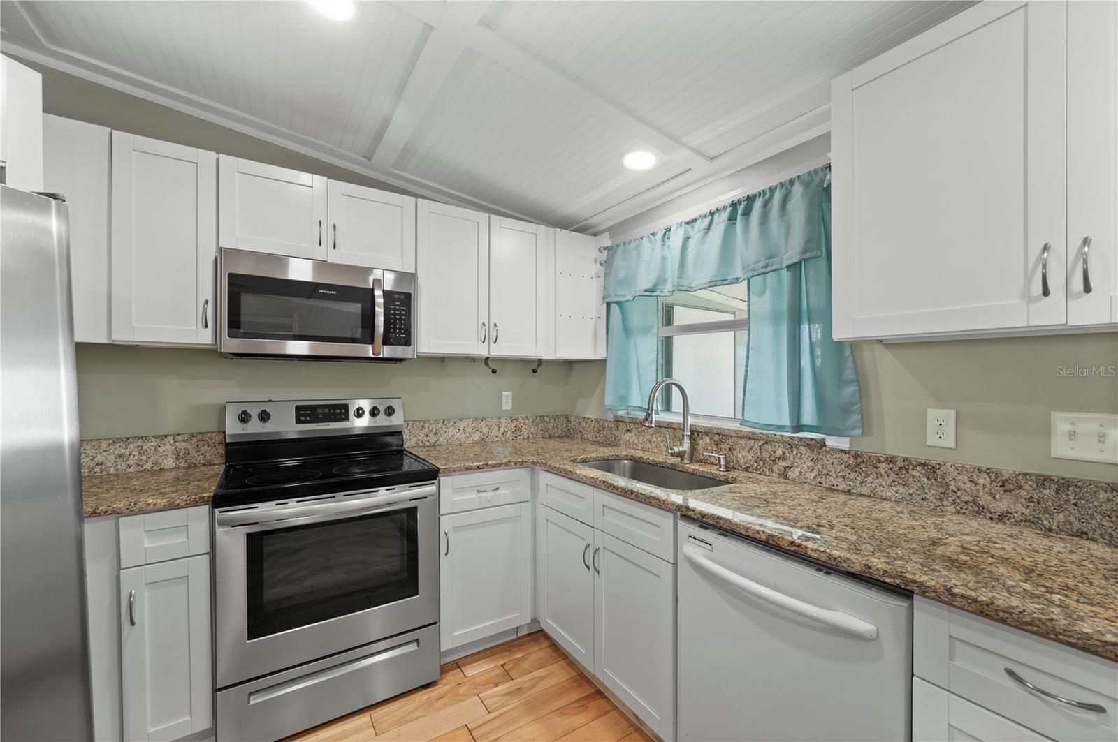 4220 Deltona Dr Property Photo 16