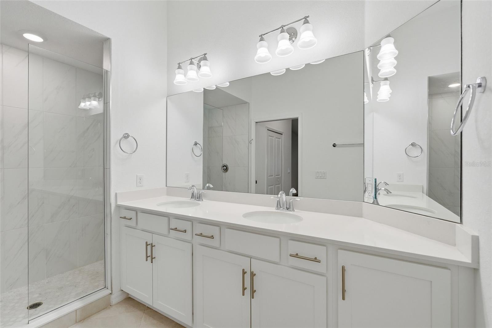 14194 Heritage Landing Blvd #623 Property Photo 16