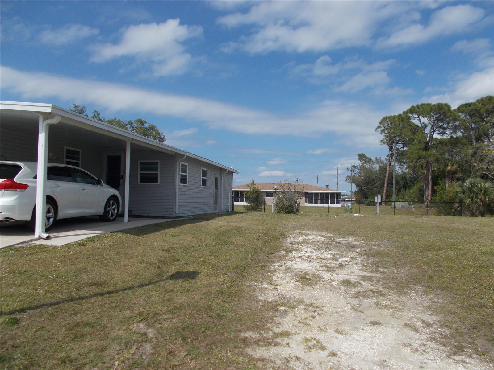 5552 Holiday Park Blvd Property Photo 2