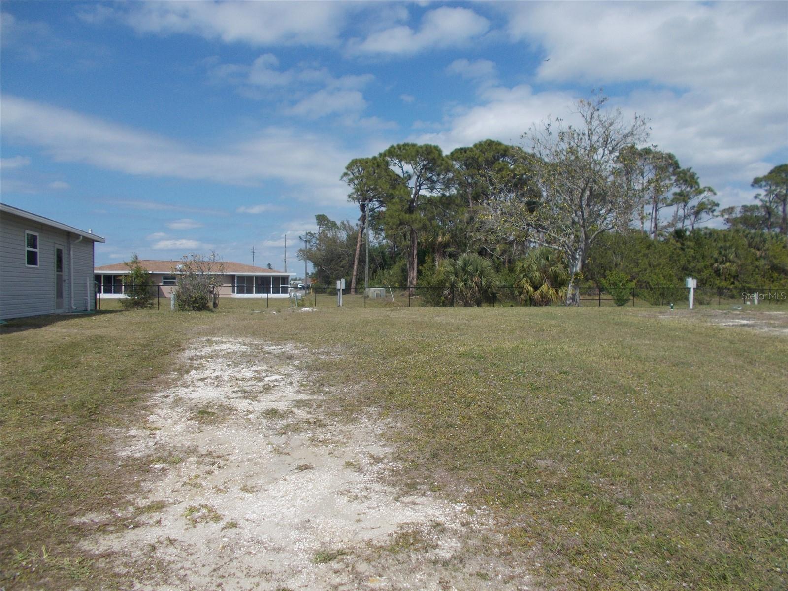 5552 Holiday Park Blvd Property Photo 3