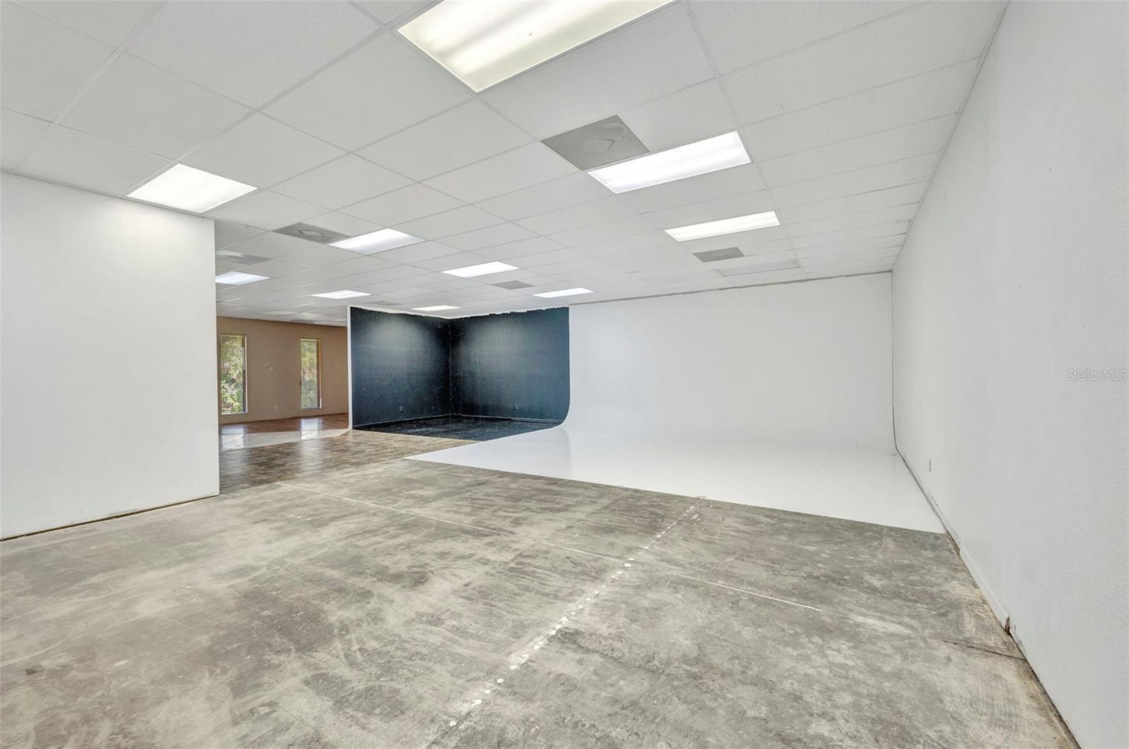 983 Tamiami Trl Property Photo 18