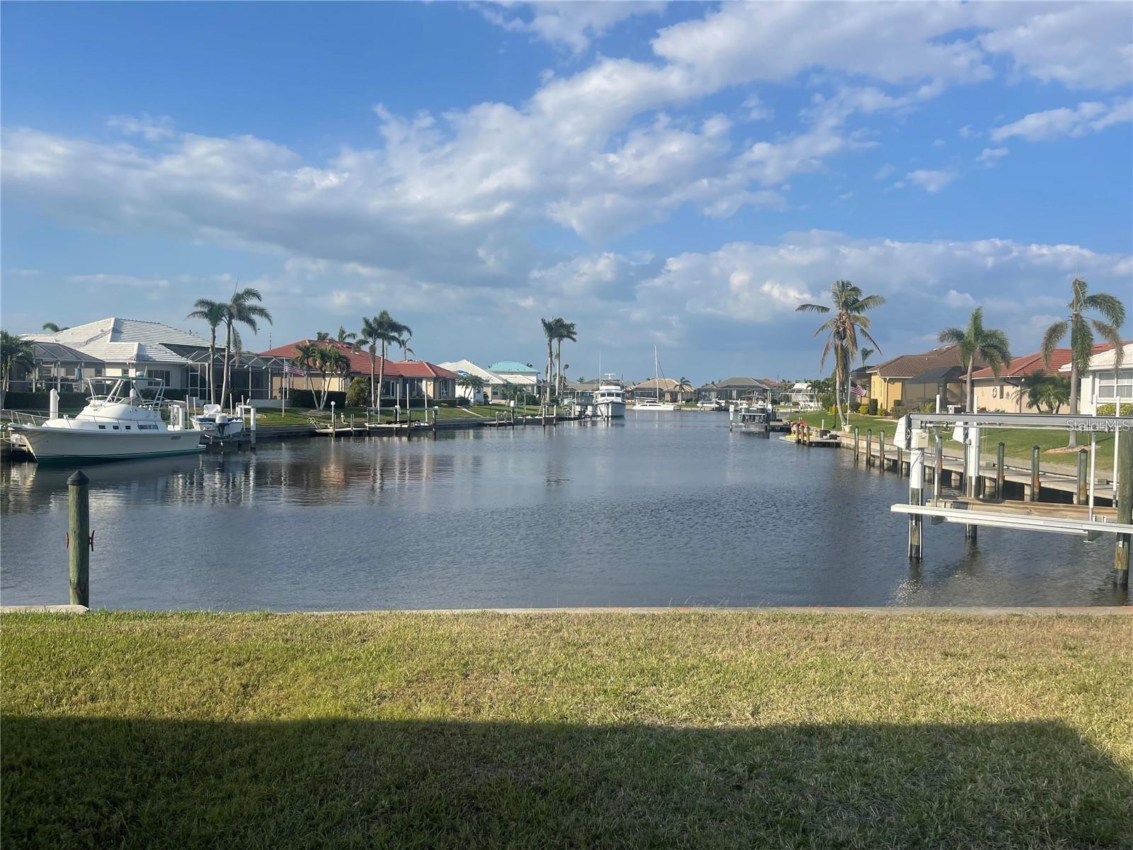 1566 Albatross Dr Property Photo 1