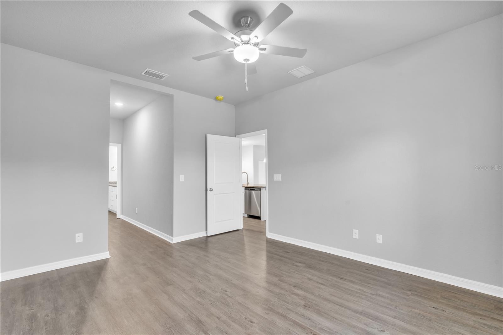 5289 Gillot Blvd Property Photo 9