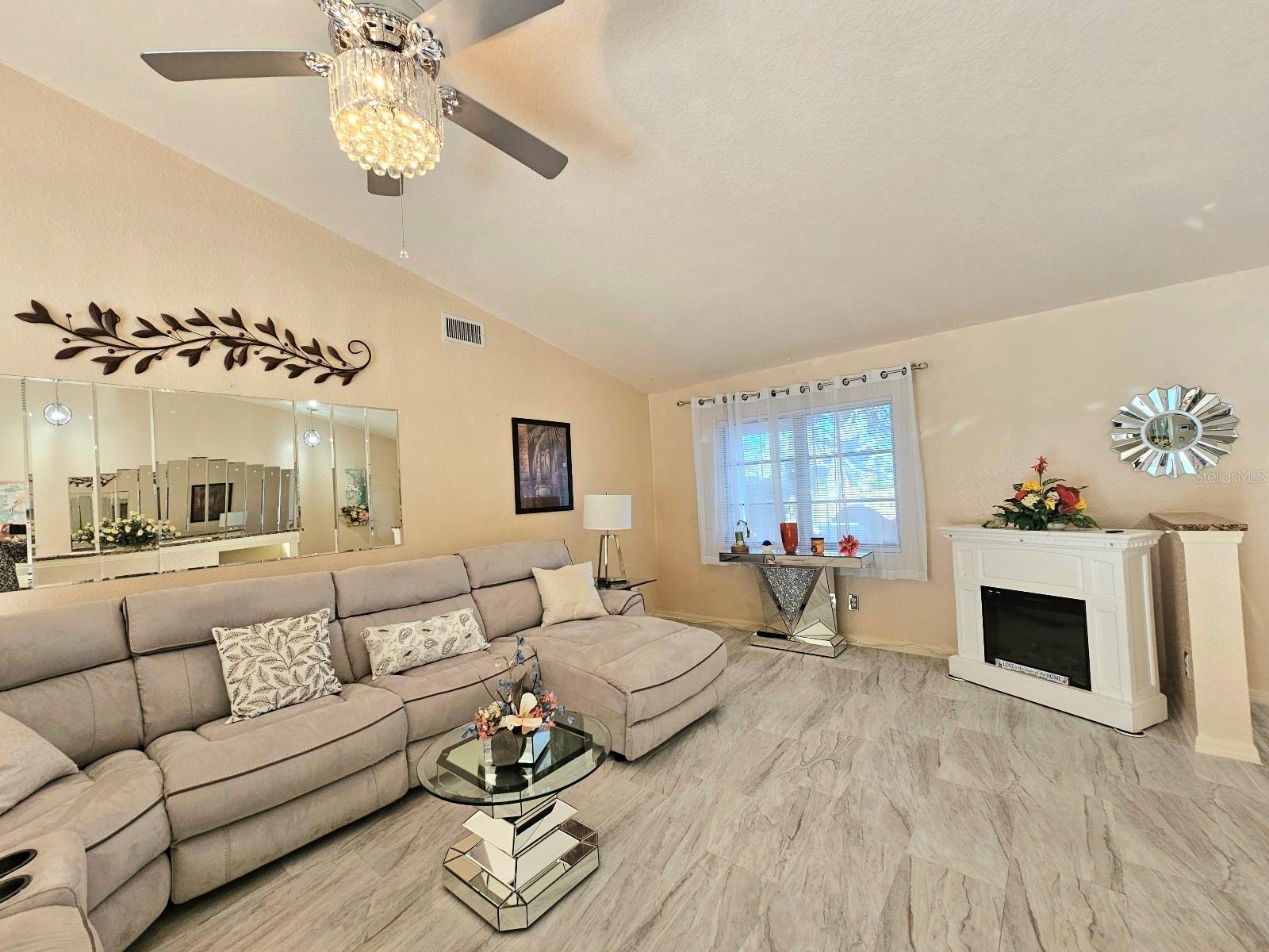 2298 Cedarwood St Property Photo 18