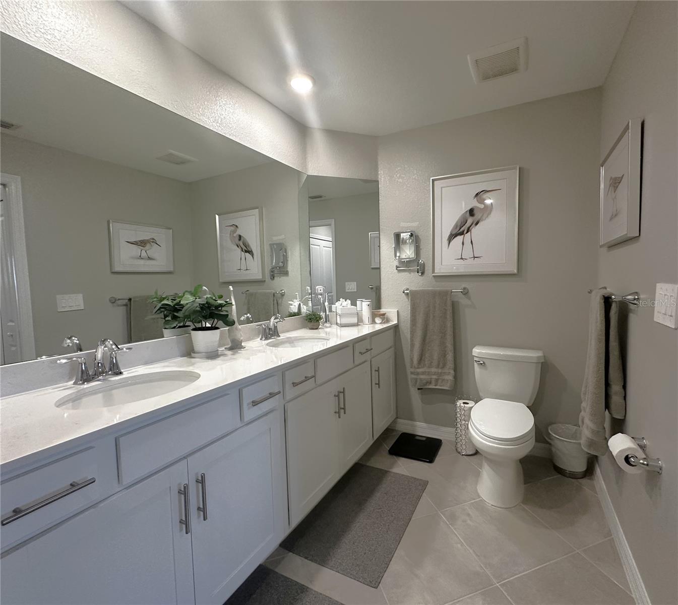 14261 Heritage Landing Blvd #1615 Property Photo 18