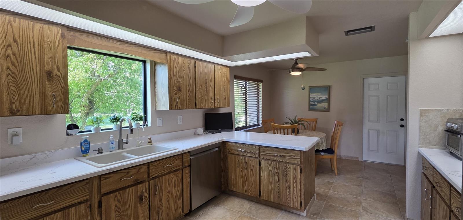 2076 River Basin Ter Property Photo 12