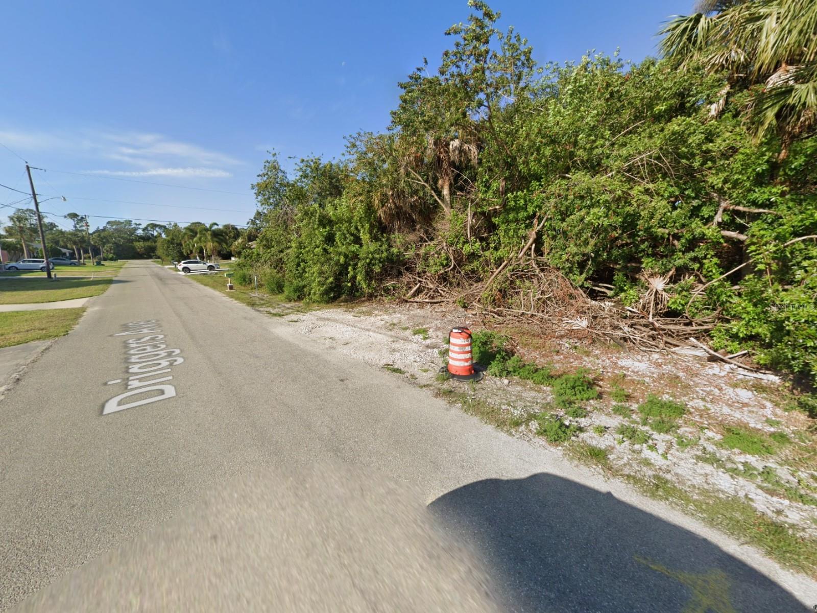 18425 Driggers Ave Property Photo 4