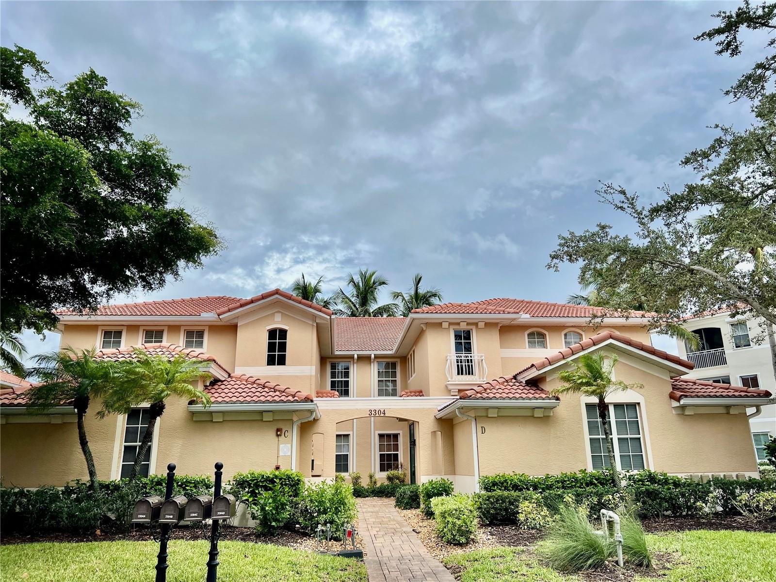 3304 Sunset Key Cir #d Property Photo 1