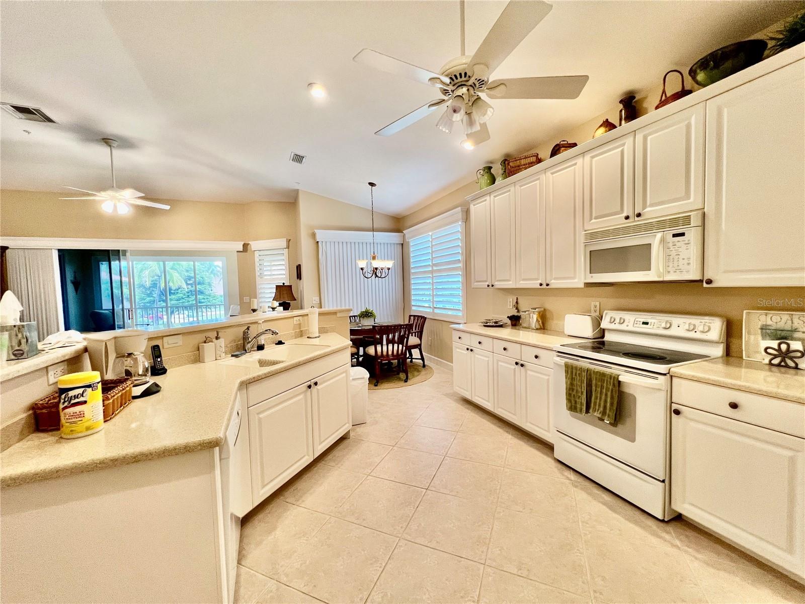 3304 Sunset Key Cir #d Property Photo 10