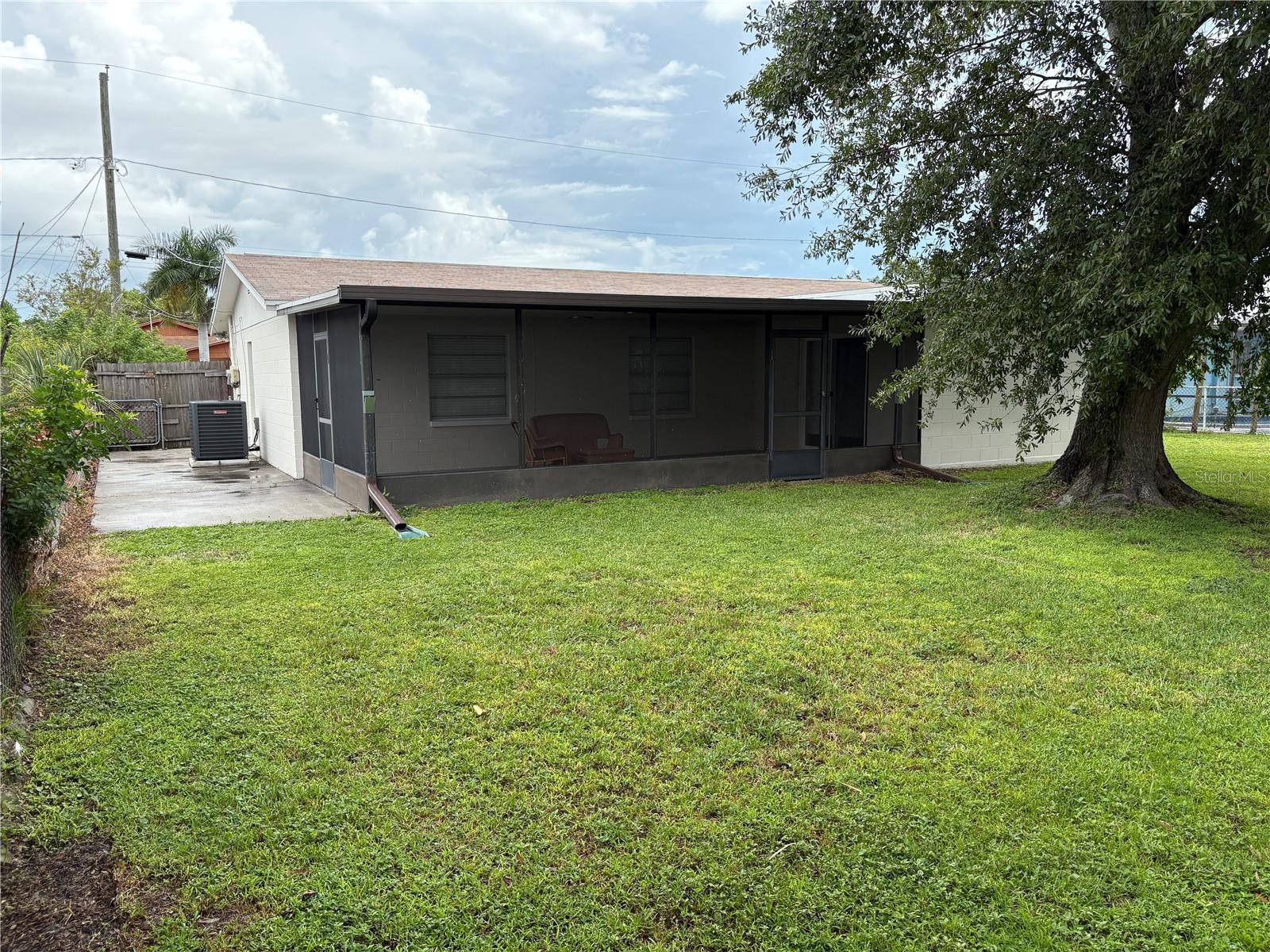 6418 W Paris St Property Photo 5