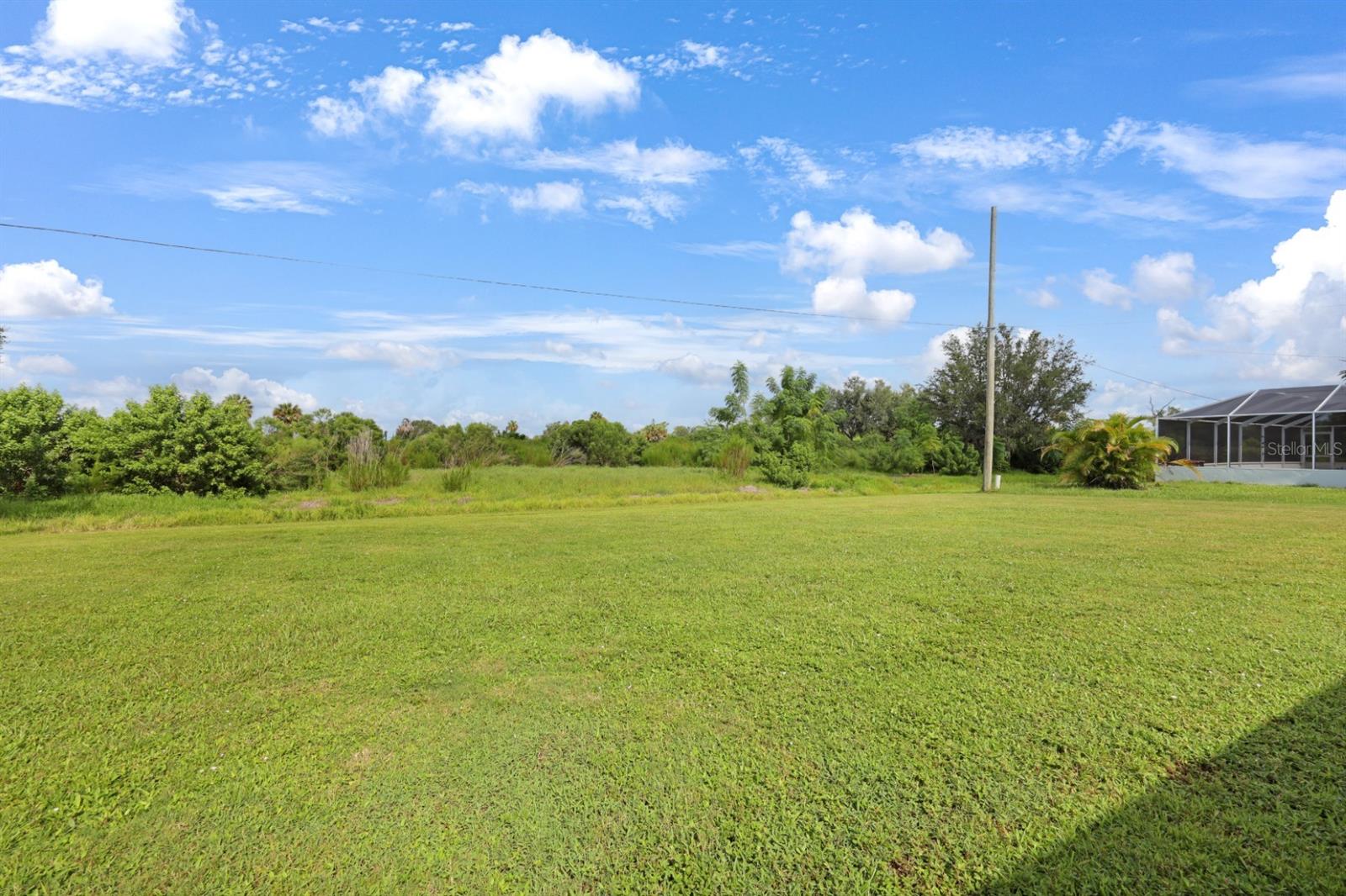2219 Beacon Dr Property Photo 4