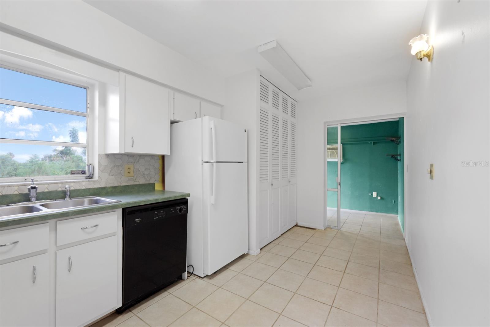 2219 Beacon Dr Property Photo 14