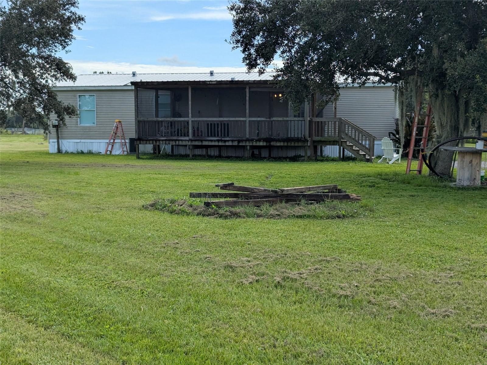 1291 Ne Hansel Ave Property Photo 5