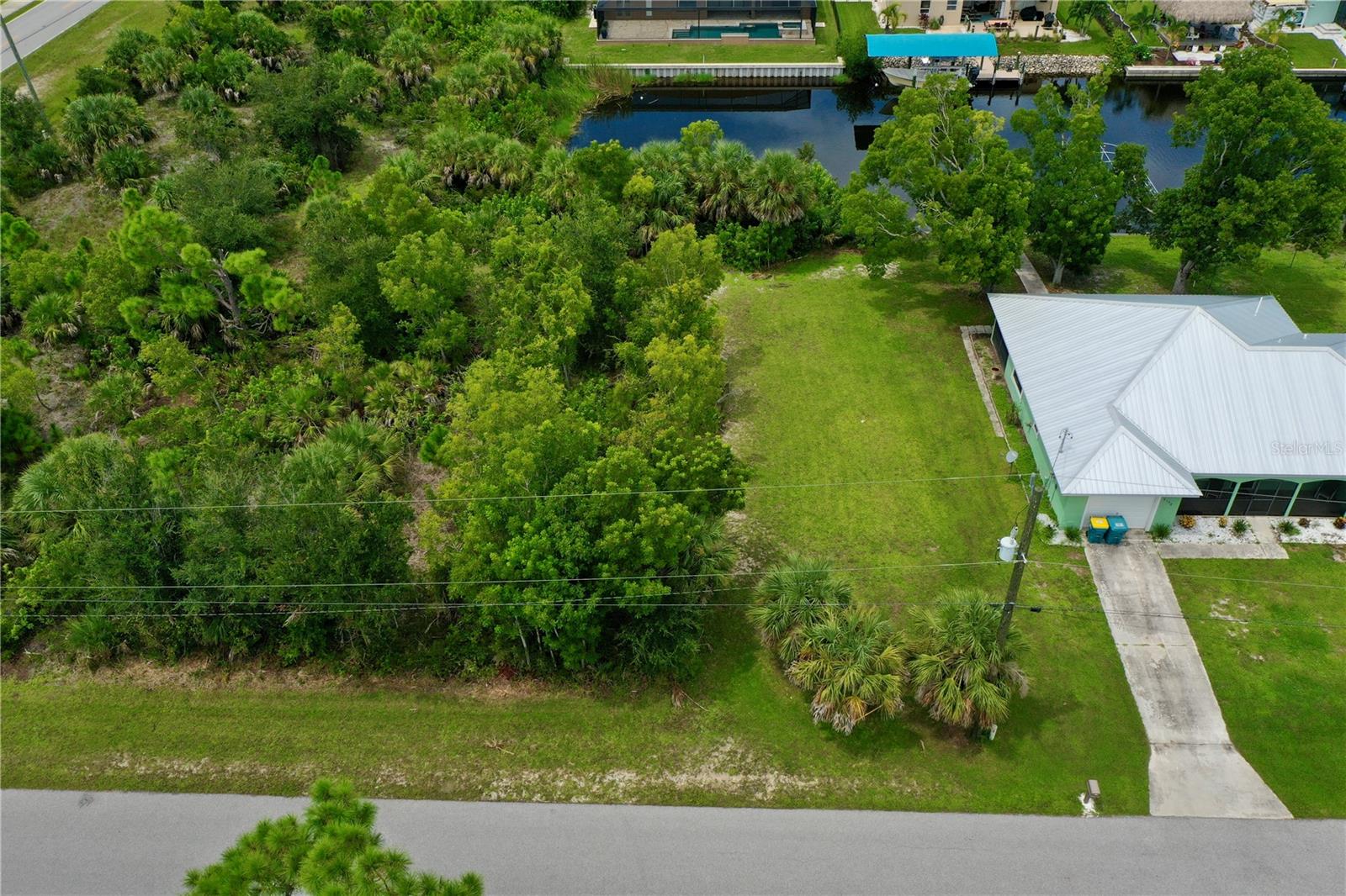 9150 Snapper Cir Property Photo 1
