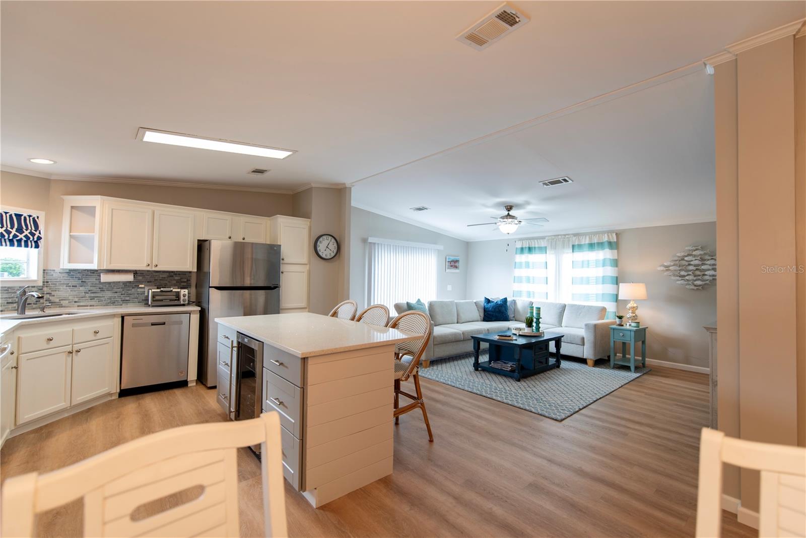 21 Amsterdam Ave Property Photo 7