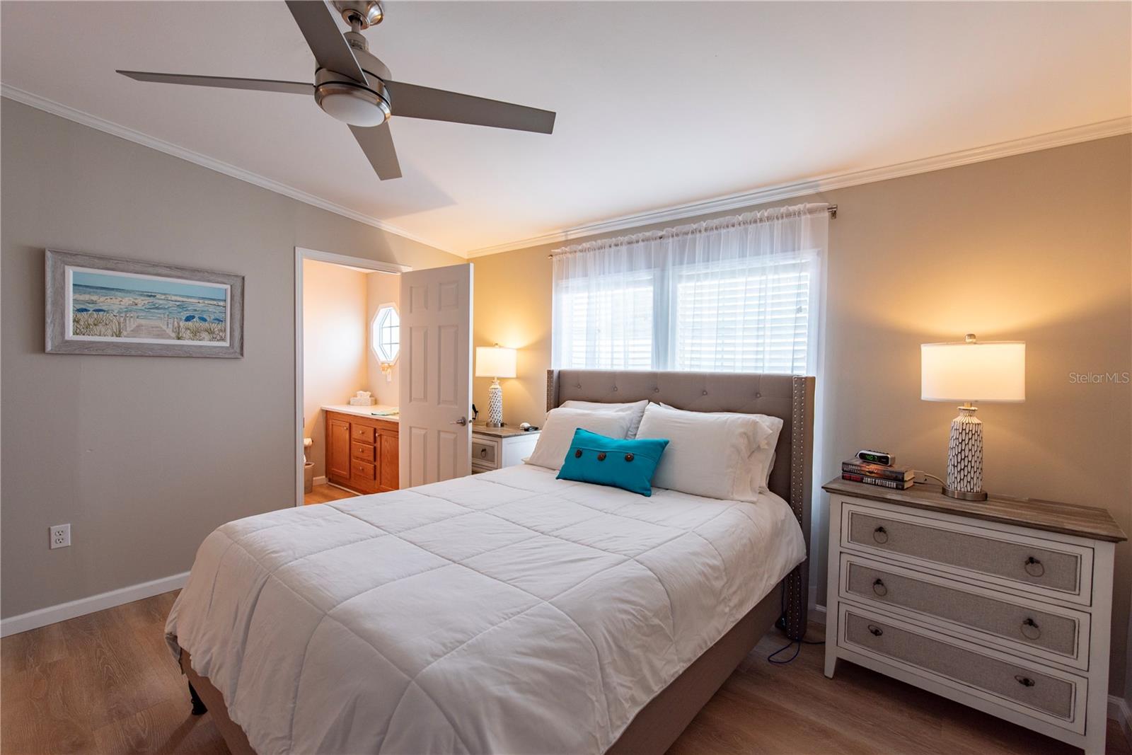 21 Amsterdam Ave Property Photo 11