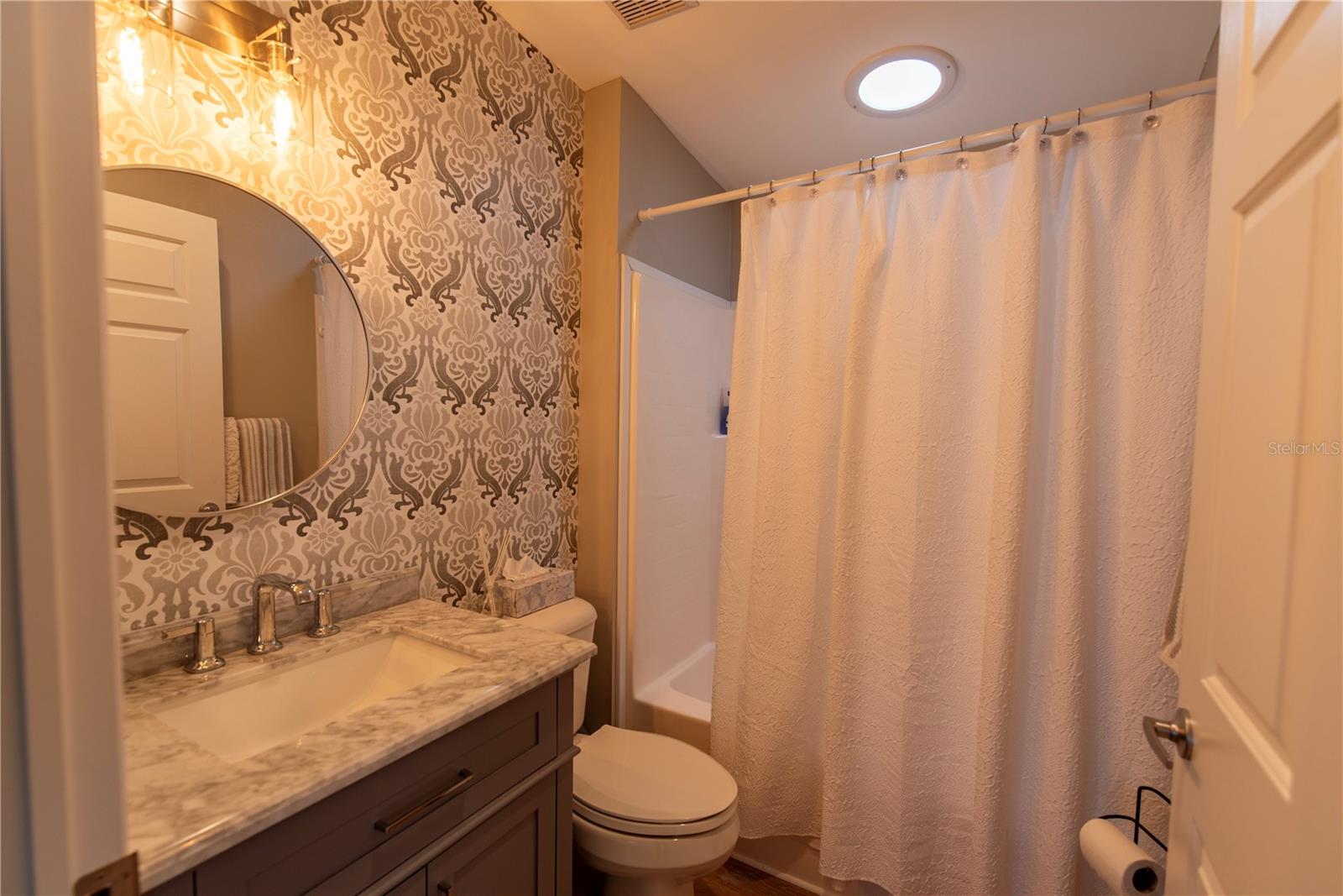 21 Amsterdam Ave Property Photo 15