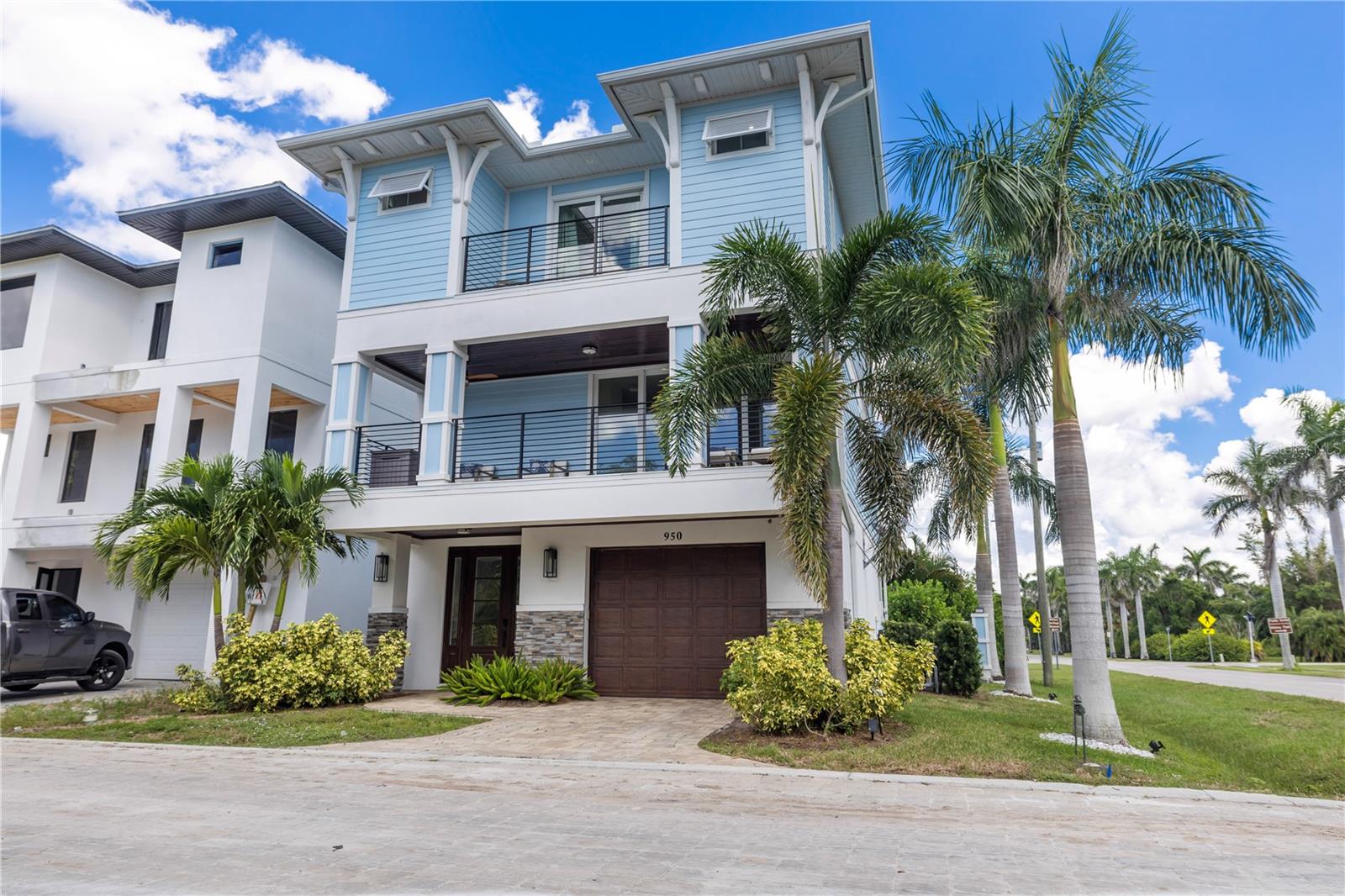 950 W OLYMPIA AVE Property Photo 1