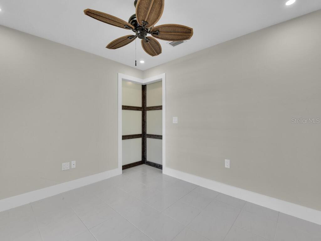 491 Cypress Way E Property Photo 16