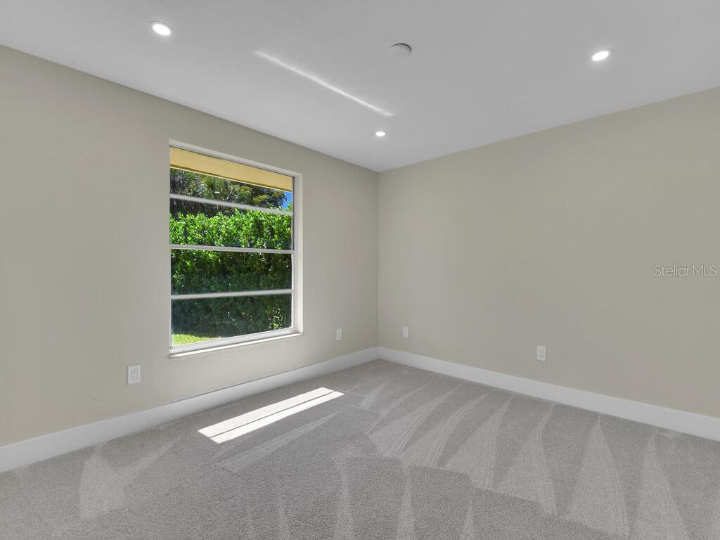491 Cypress Way E Property Photo 28
