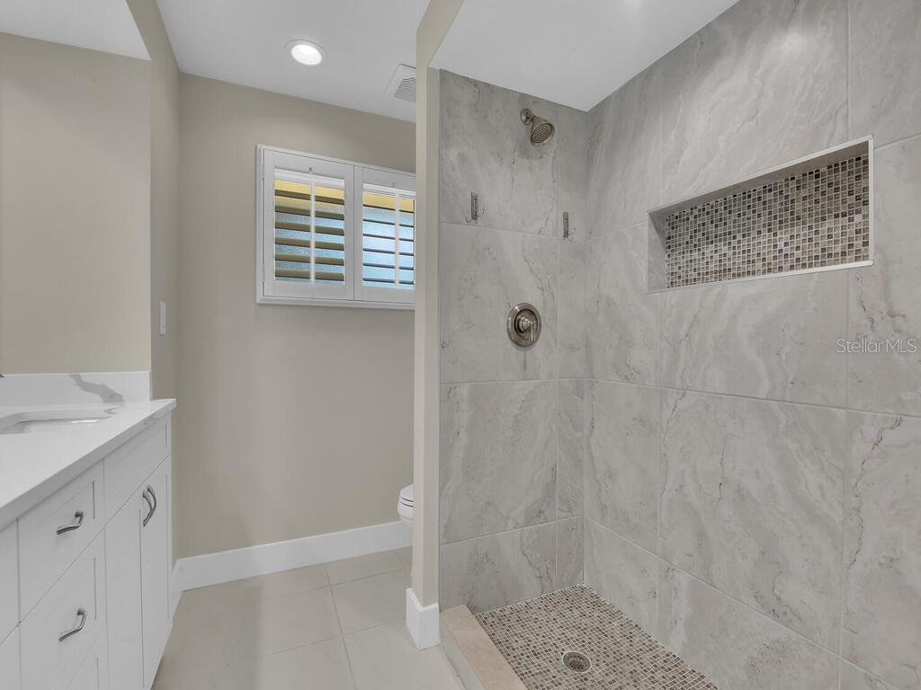 491 Cypress Way E Property Photo 31